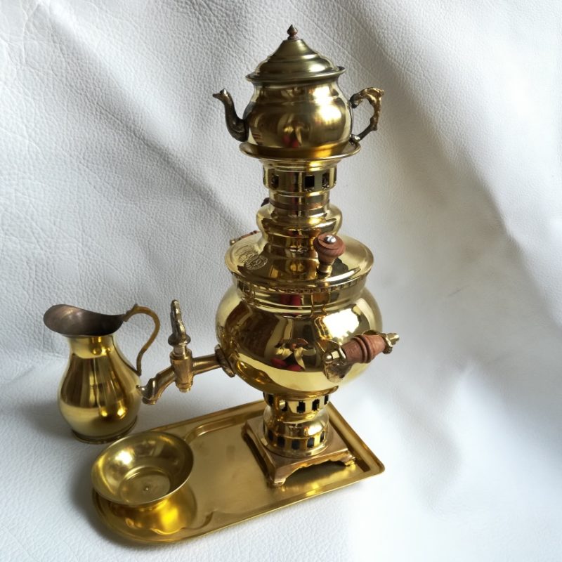 http://www.galerie-shirazi.com/wp-content/uploads/2019/10/Samovar-Galerie-Shirazi-Pau-V-800x800.jpg