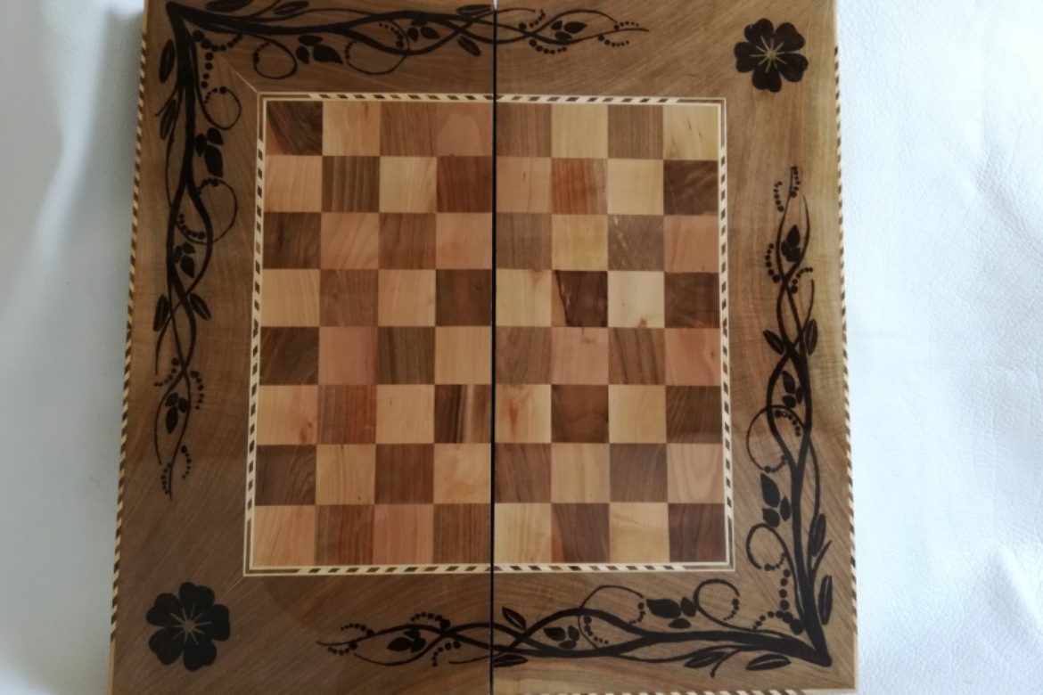 Galerie Shirazi_Pau_Backgammon_échecs_Bahram.2