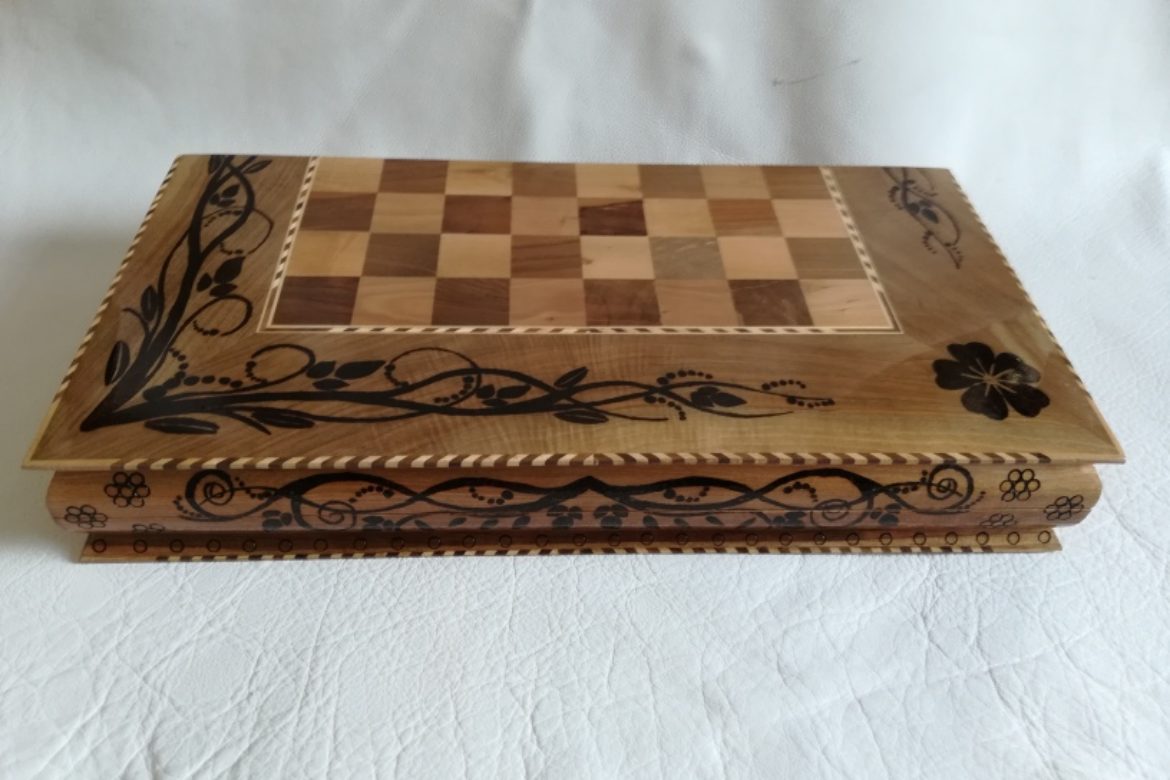 Galerie Shirazi_Pau_Backgammon_échecs_Bahram.4