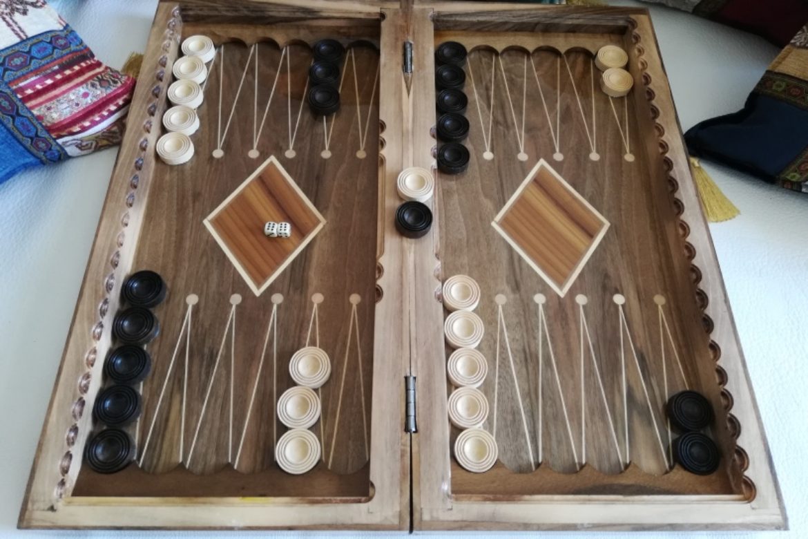 Ensemble Backgammon perse_Galerie Shirazi_Pau_1
