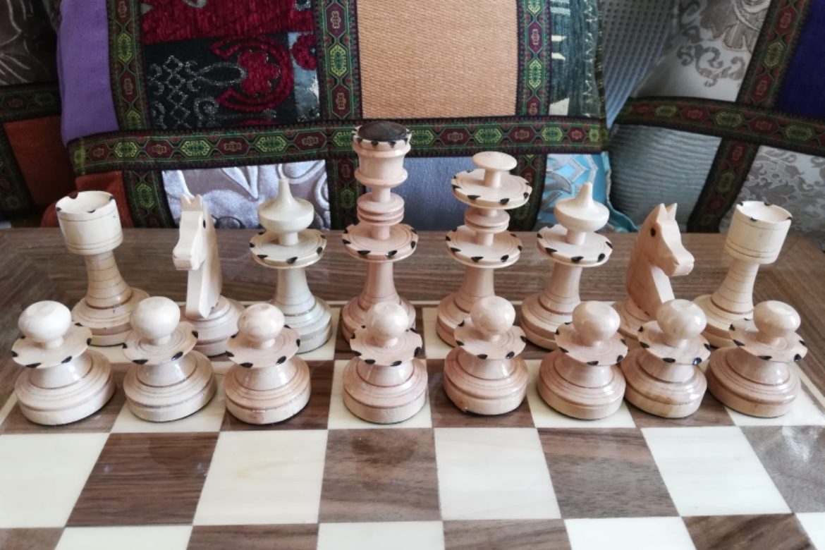 Pièces d'échecs_Galerie Shirazi_Pau_G.2